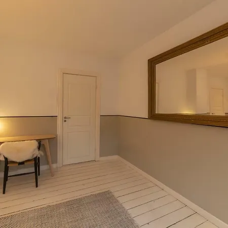 Seven-bedroom - Best Apartment *