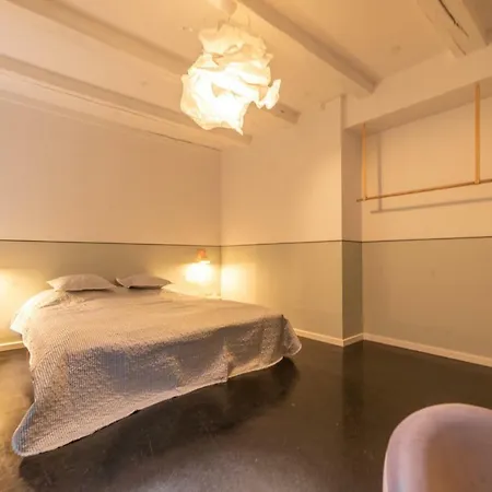 Seven-bedroom - Best شقة