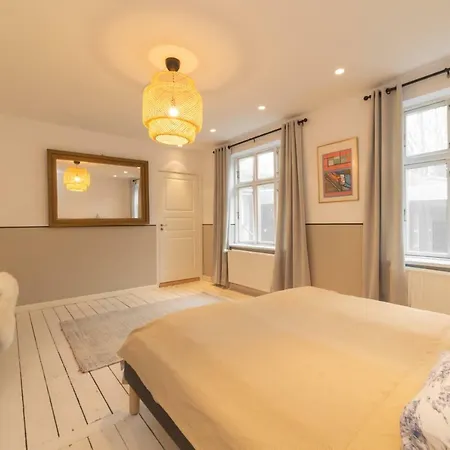 Seven-bedroom - Best *